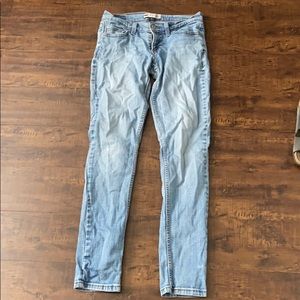Levis 524